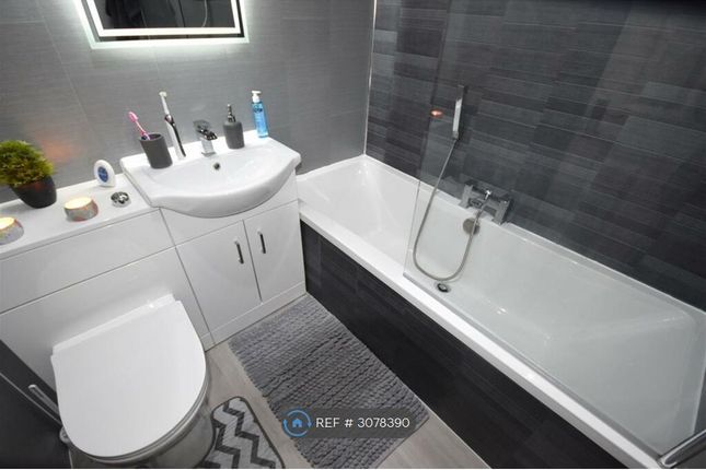 Arran Place, Clydebank photo 2
