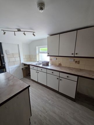 flat 1, 3 , Carmen Sylva Road, Llandudno photo 3