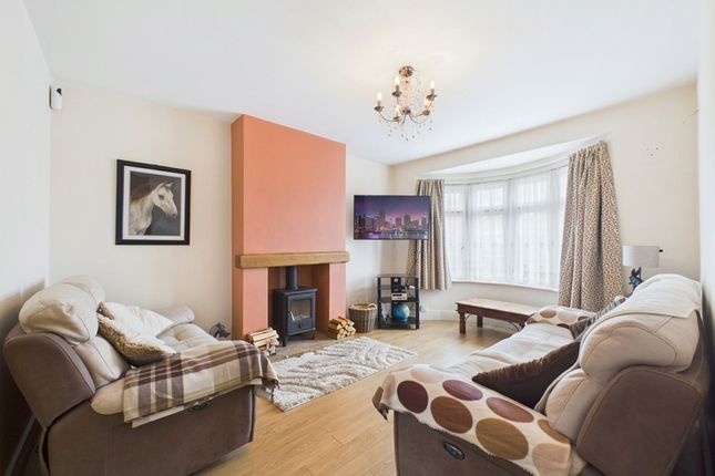 8 Giffords Cross Avenue, Stanford-Le-Hope photo 3