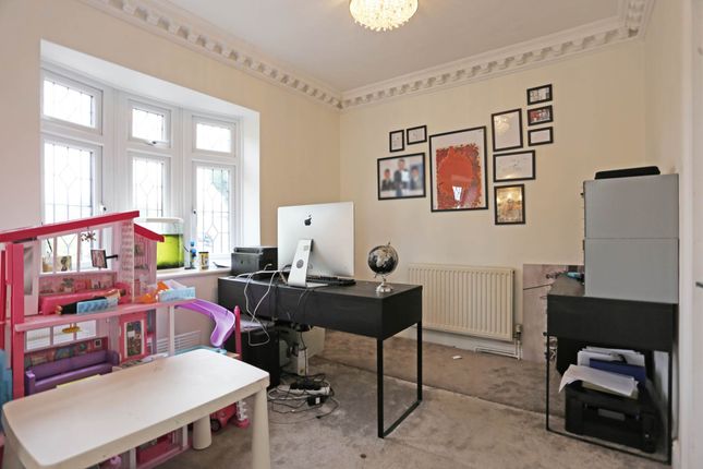 38, Hamlet Road, Romford photo 4