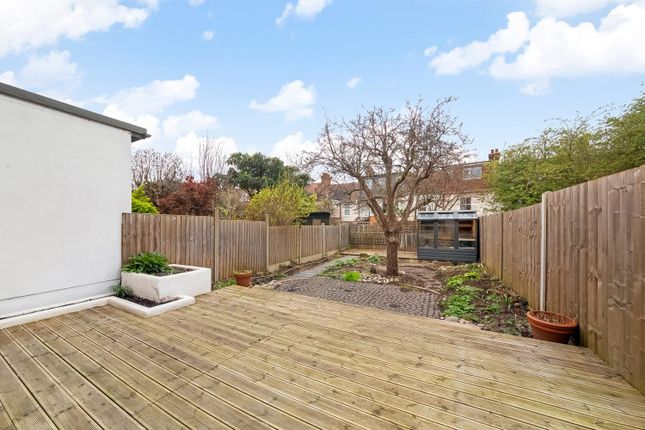 75, Glennie Road, London photo 3