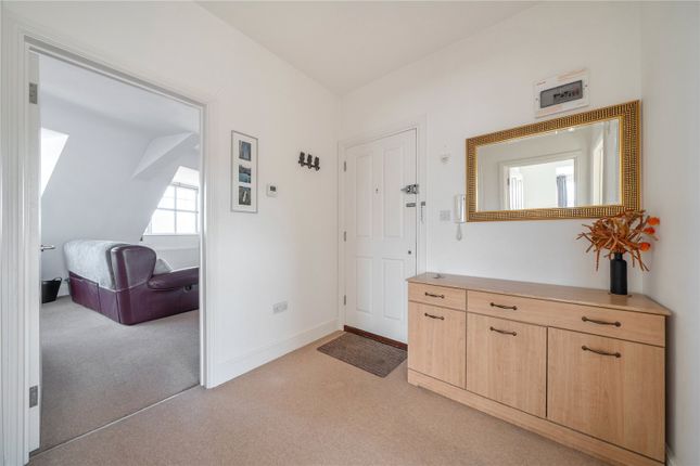 7 Queens Corner, 76, Queens Road, Hersham photo 2