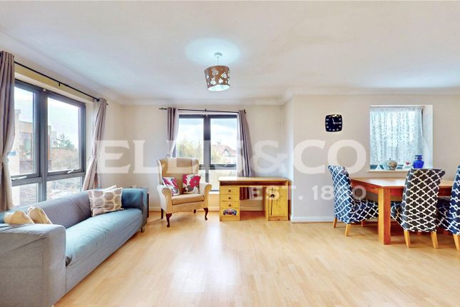 Flat 8, Bell House,, Hirst Crescent, Wembley photo 2