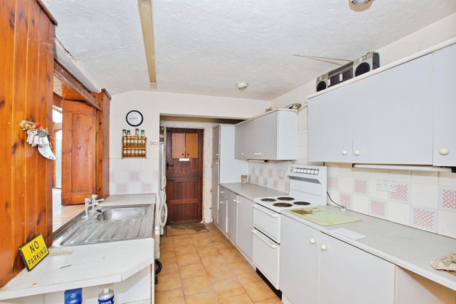 34, East Street, Crewkerne photo 4