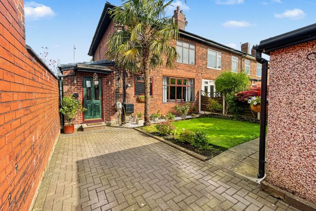 163 Bury New Road, Manchester photo 4