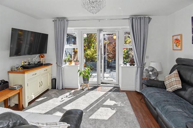 5, Turnberry Drive, Priors Hall Park photo 4