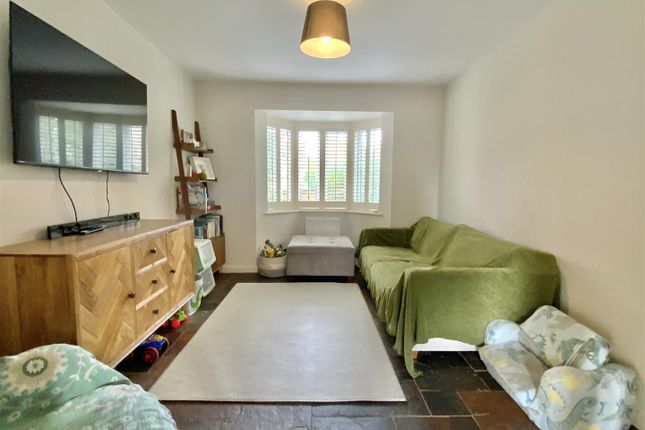 10, Maltings Row, Deanshanger photo 2