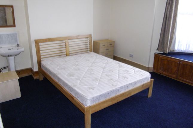 Shared accommodation to rent in 33 Dillwyn Road, Swansea
