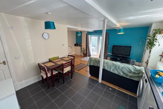 45 Llys Ardwyn, Bryn Ardwyn, Aberystwyth photo 5