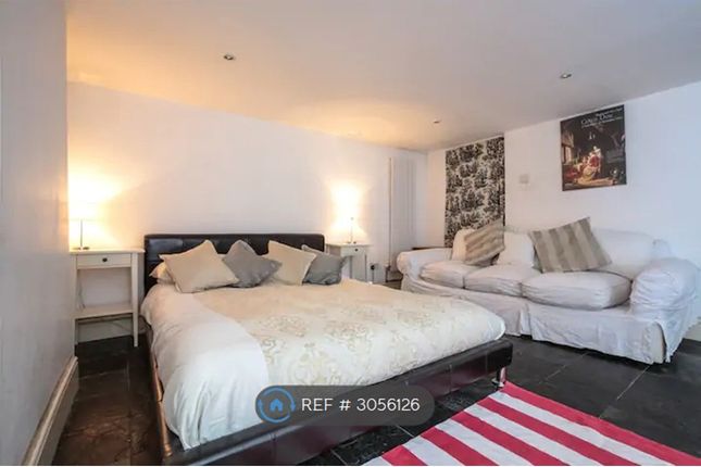 Alconbury Road, London photo 2