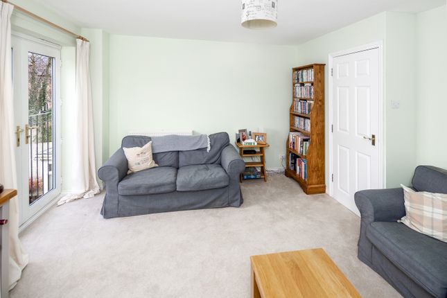 Town house for sale in Lucerne Avenue, Bicester