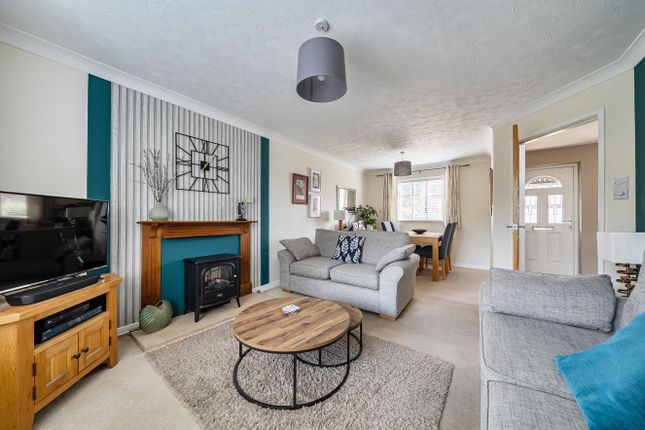 8, Birch Grove, Boyatt Wood photo 2