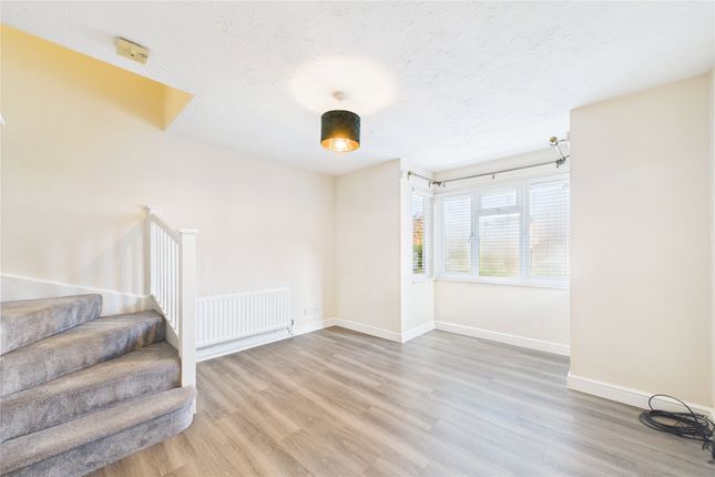 22, Oswald Close, Bracknell photo 2