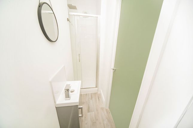 Room 3, 79 Norfolk Street, Swansea photo 4