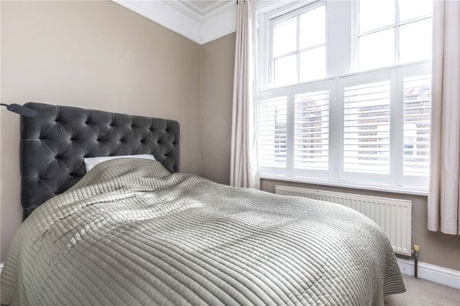 Flat for sale in Arlington Park Mansions, Chiswick, London