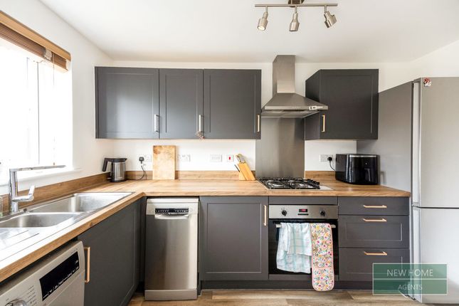 2, Avalon Close, Stratford-Upon-Avon photo 2