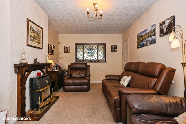 27, Lingfield Crescent, Wigan photo 4