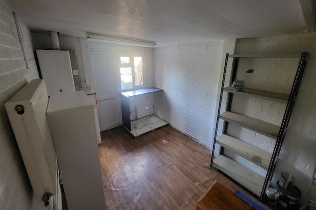 54, Lonsdale Drive, Enfield photo 4