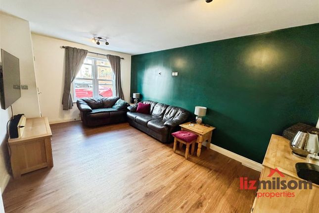 9, Majestic Place, Swadlincote photo 4