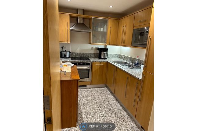 Flat to rent in Cayenne Court, London