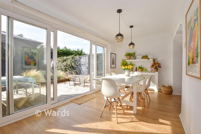 5, Larch Crescent, Tonbridge photo 3