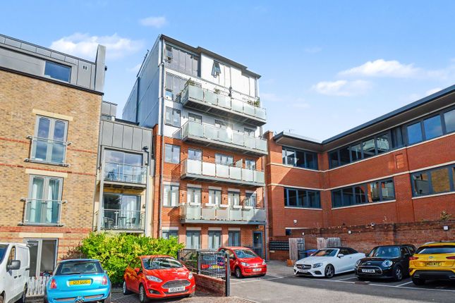 1-bed flat on Flat 10, Maidenhead, £95,000