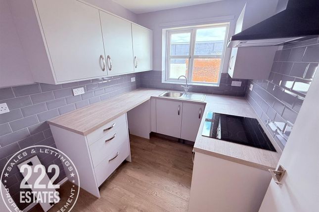 Flat 12, Earles Court, Earlestown photo 3