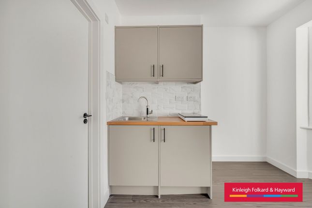 Flat 4, 62, Upper Tulse Hill, London photo 2