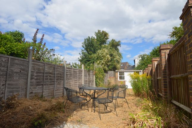 Alexandra Road, Egham photo 3