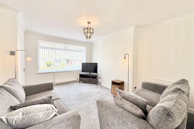 21, Hume Drive, Glasgow photo 2