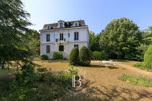 Detached house for sale in Le Vésinet, 78110, France