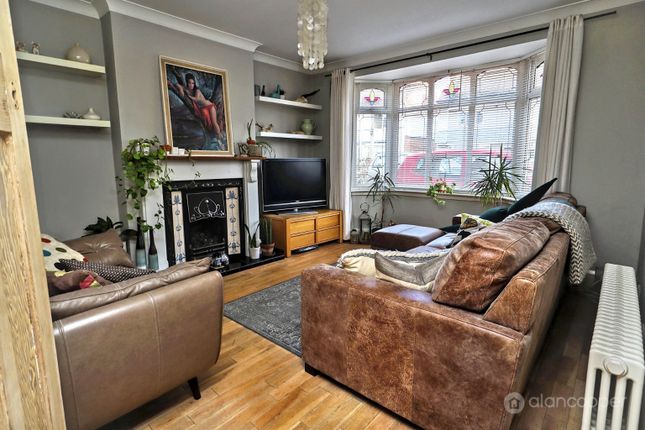 71 Merevale Avenue, Nuneaton, Warwickshire photo 2