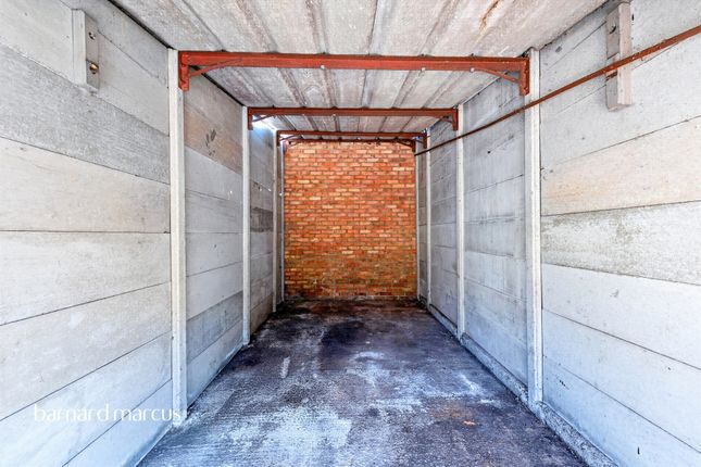Garage 23, 685, Radcliffe Square, London photo 4