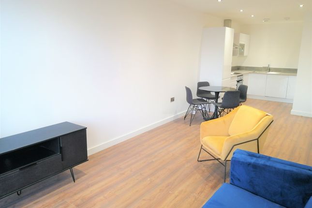 Flat to rent in Lower Broughton Road, Salford