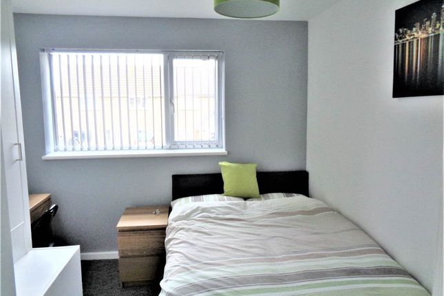 Thumbnail Room to rent in Windsor Drive, Yate, Bristol