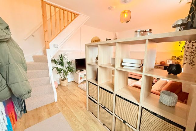 17 Lower Church Street, Bridgend photo 2
