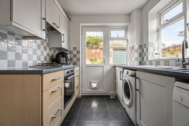 38, Grange Rise, Codicote photo 4