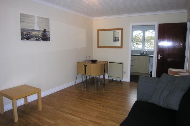 2/1, 9, Burnfield Gardens, Glasgow photo 3