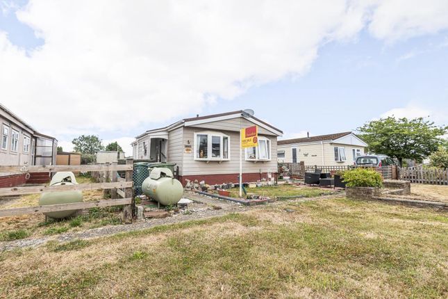 Mobile/park home for sale in Crookham Common, Thatcham