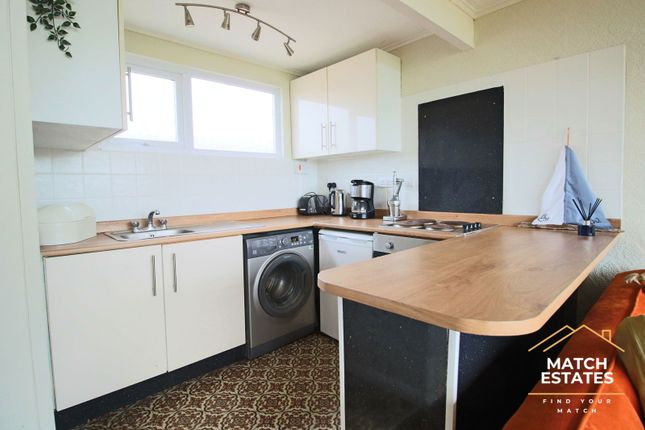 Chalet 42,Romney Sand Holiday Village, The Parade, New Romney photo 4