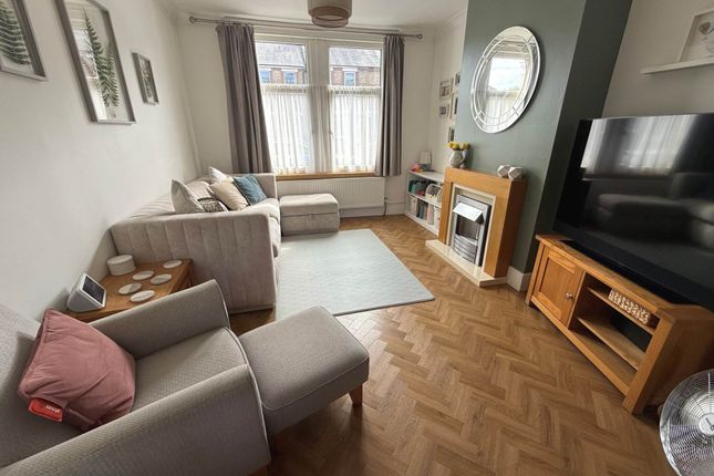 4, Hurst Road, Erith photo 4