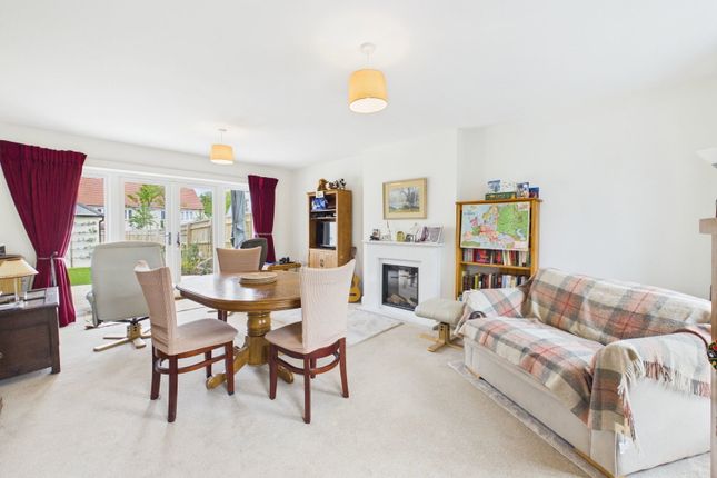 18, Summers Drive, Calne photo 3