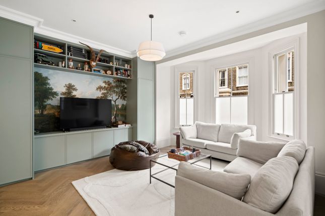 St. Philip Square, London photo 2