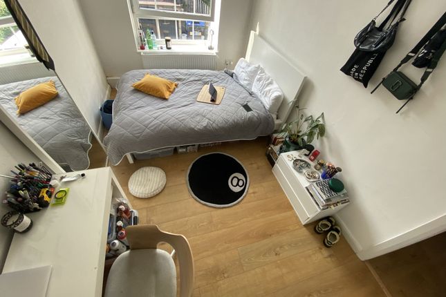 Thumbnail Flat to rent in Law Street, London
