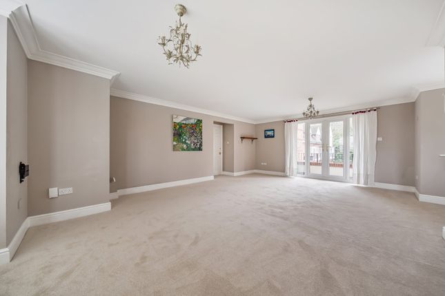 34, St. Nicholas Crescent, Woking photo 2