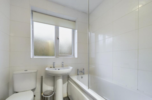 51, Wilmslow photo 5