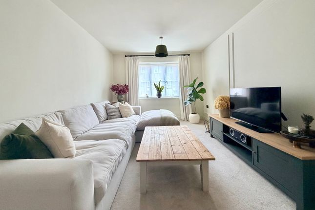 14, Scots Pine Grove, Wadhurst photo 4