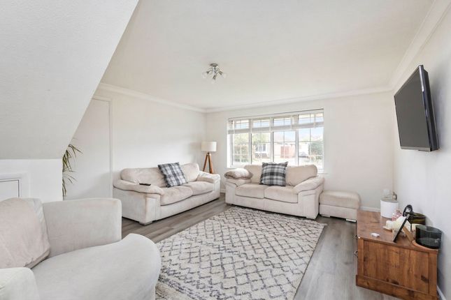 53 Lavinia Way, Littlehampton photo 4