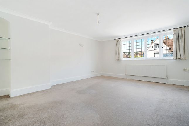 73a, High Street, Surrey photo 2