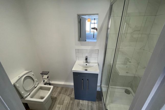 Room 1,4, Chalkridge Road, Portsmouth photo 3